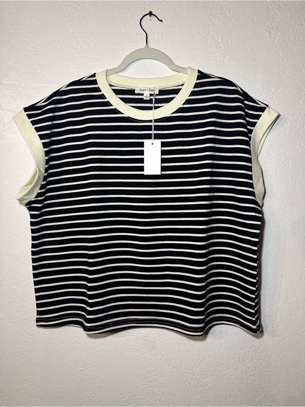 Women’s 2 piece Black & White Striped Short Sleeve Top with shorts NWT  Large